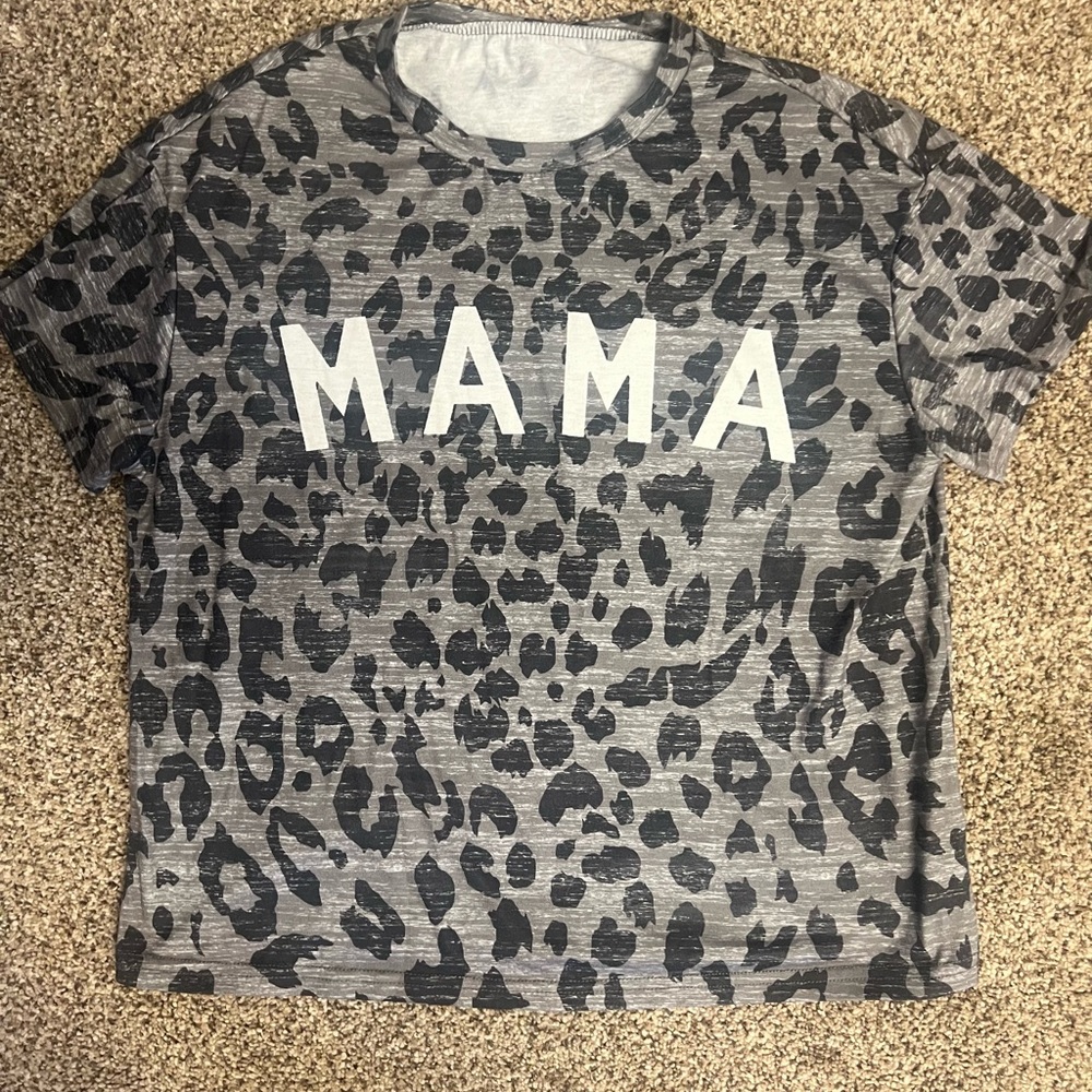 Gray Leopard Print 'MAMA' Tee